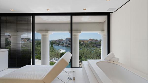 Vente Maison de maître Port Grimaud 8 Pièces 538 m²