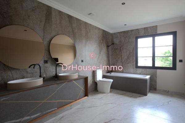 Maison à vendre 5 pièces de 215 m²