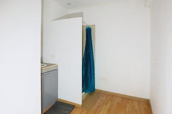 Maison 3 chambres avec garage et cour