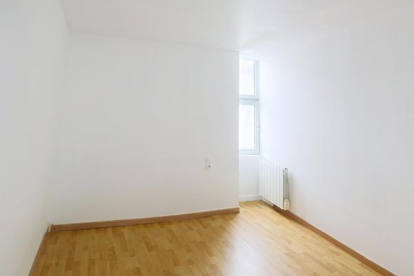 Maison 3 chambres avec garage et cour