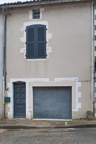 Maison 3 chambres avec garage et cour