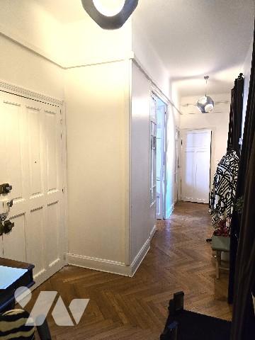 Appartement de 85 m², situé en centre-ville dans une petite copropriété