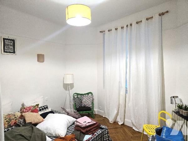 Appartement de 85 m², situé en centre-ville dans une petite copropriété