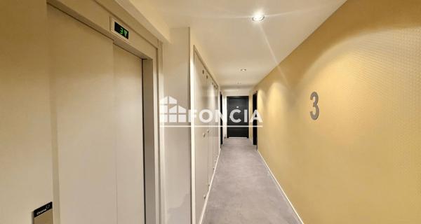 À vendre Studio 30.2 m² - Villefranche-sur-saône 69400