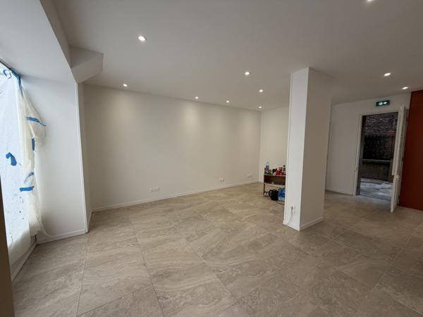 Local commercial à louer Loyer 950 €/mois charges comprises **  - Référence  345