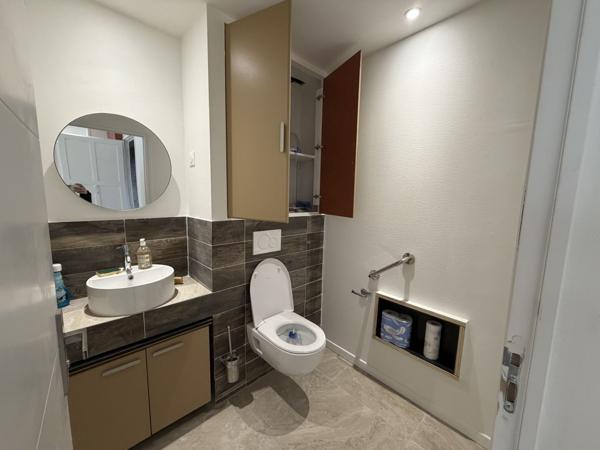 Local commercial à louer Loyer 950 €/mois charges comprises **  - Référence  345