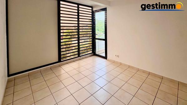Appartement T3 lumineux dans résidence avec picine recherchée à Cayenne