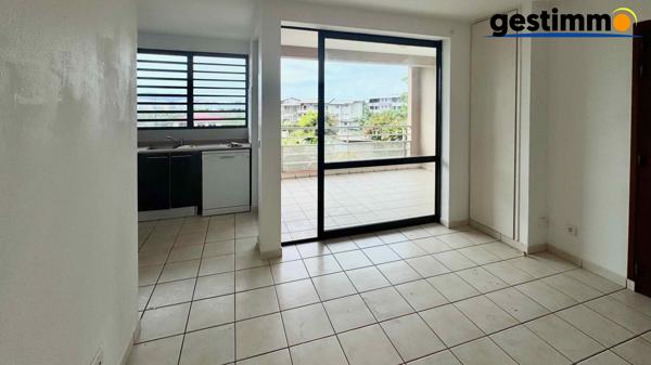 Appartement T3 lumineux dans résidence avec picine recherchée à Cayenne