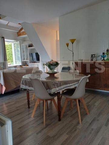 Maison individuelle de plain-pied T4/T5 ,130 m² habitables ,Terrain 2047 m² ,Vue dégagée sur les col