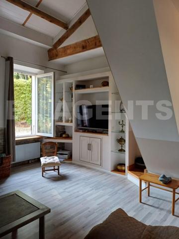 Maison individuelle de plain-pied T4/T5 ,130 m² habitables ,Terrain 2047 m² ,Vue dégagée sur les col