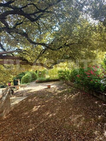 Maison individuelle de plain-pied T4/T5 ,130 m² habitables ,Terrain 2047 m² ,Vue dégagée sur les col