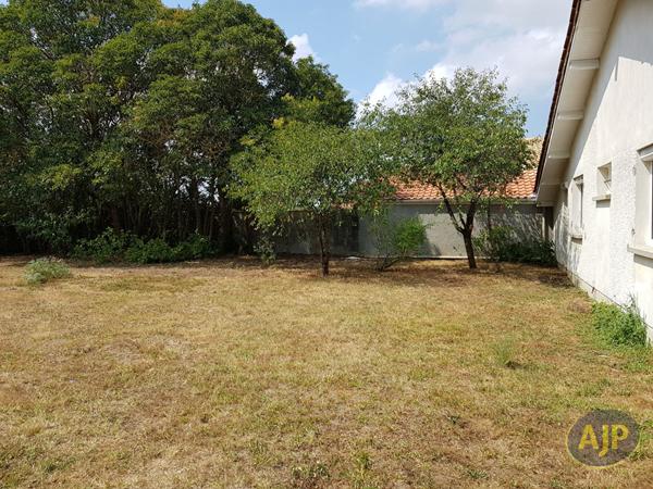 Location maison Lesparre Medoc : 832 € - AJP Lesparre Immobilier