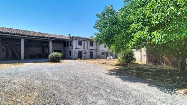 Maison d'exception à vendre à Saint Martory - Ancienne ferme de 440 m² sur 3215 m² de terrain
