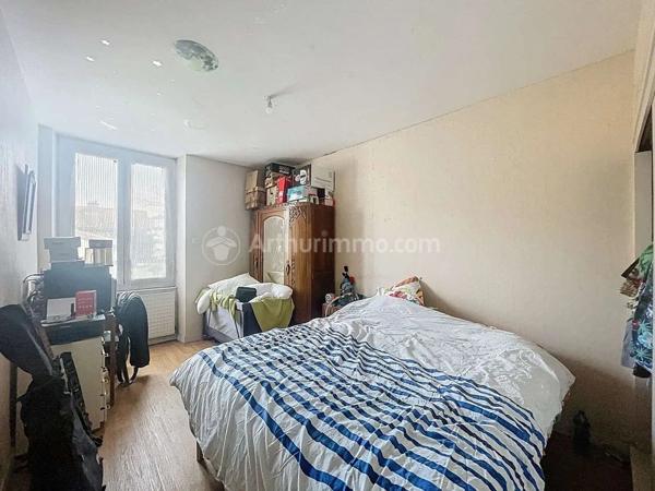 Vente                                                      Appartement
                        
                     3 pièces                      75 m2                     à Royat