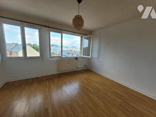 Appartement à vendre à Pleurtuit (35730) en Ille-et-Vilaine (35)

Situé dans le centre-ville ...