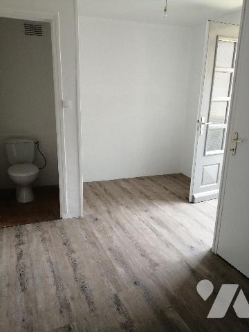 Immeuble à vendre Guiscriff dans le Morbihan (56), centre bourg
Usage commerce /bureau