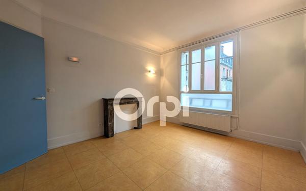 Appartement à vendre    3 pièces • 90 m2 Soissons