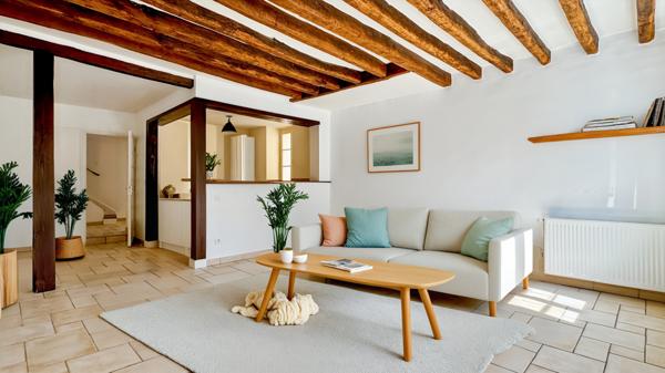 Saint-Nom-la-Bretèche (78860) LUMINEUSE ET SPACIEUSE MAISON DE VILLAGE A DEUX PAS DE LA FORET.