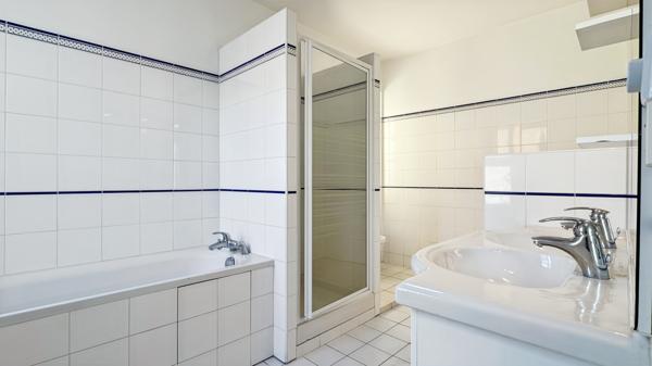 Saint-Nom-la-Bretèche (78860) LUMINEUSE ET SPACIEUSE MAISON DE VILLAGE A DEUX PAS DE LA FORET.