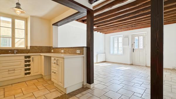 Saint-Nom-la-Bretèche (78860) LUMINEUSE ET SPACIEUSE MAISON DE VILLAGE A DEUX PAS DE LA FORET.