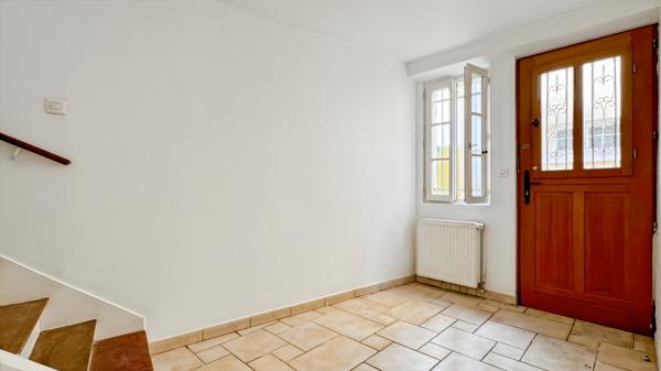 Saint-Nom-la-Bretèche (78860) LUMINEUSE ET SPACIEUSE MAISON DE VILLAGE A DEUX PAS DE LA FORET.