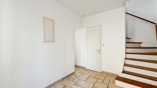 Saint-Nom-la-Bretèche (78860) LUMINEUSE ET SPACIEUSE MAISON DE VILLAGE A DEUX PAS DE LA FORET.