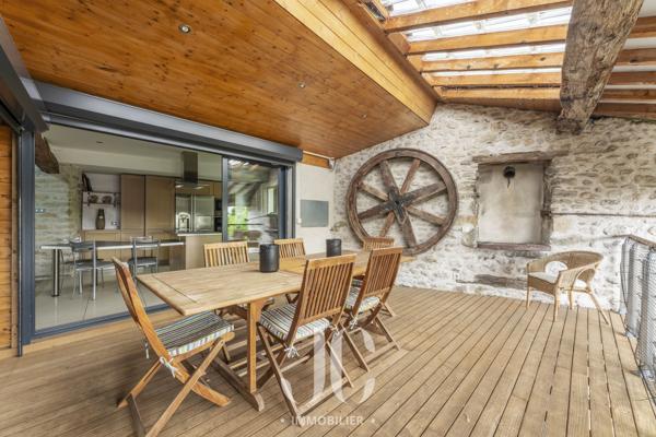 LOFT AVEC TERRASSE ET GARAGES