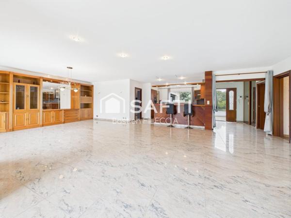 Une villa exceptionnelle avec son terrain de 3246 m2