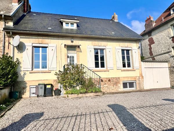 Charmante et vaste maison en pierre de 157 m²