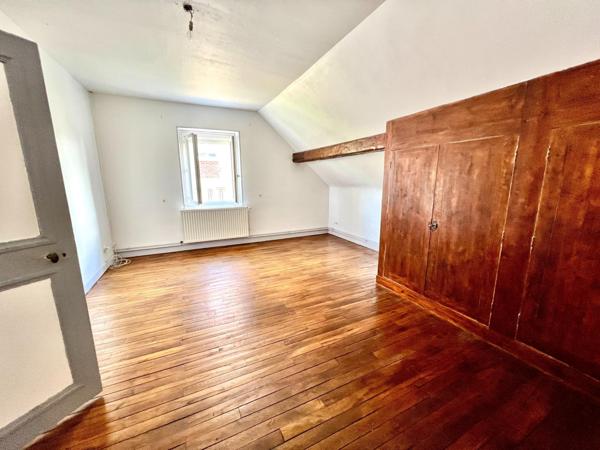 Charmante et vaste maison en pierre de 157 m²