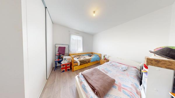 Maison plain-pied, 3 chambres, garage et jardin de 499 m².(Visite virtuelle disponible)
