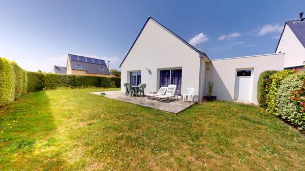 Maison plain-pied, 3 chambres, garage et jardin de 499 m².(Visite virtuelle disponible)