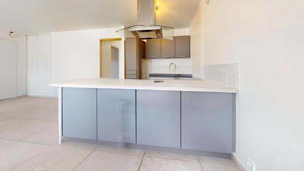 Maison plain-pied, 3 chambres, garage et jardin de 499 m².(Visite virtuelle disponible)