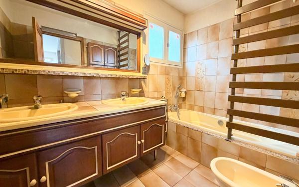 Maison à vendre    3 pièces • 75 m2 Sainte-Foy-lès-Lyon