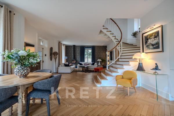 Saint-Just-Saint-Rambert – Maison bourgeoise rénovée avec parc et piscine