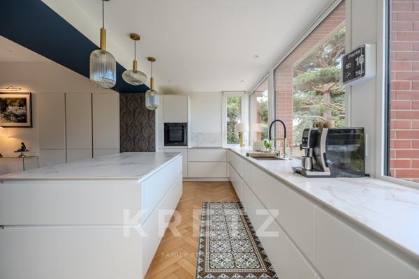 Saint-Just-Saint-Rambert – Maison bourgeoise rénovée avec parc et piscine