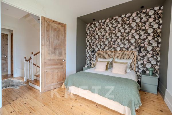 Saint-Just-Saint-Rambert – Maison bourgeoise rénovée avec parc et piscine