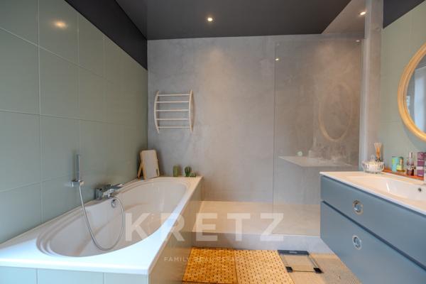 Saint-Just-Saint-Rambert – Maison bourgeoise rénovée avec parc et piscine