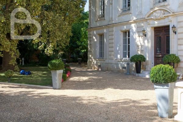 Agen (47000) Hôtel particulier du XIXe siècle avec cuisine professionelle au cœur d’Agen