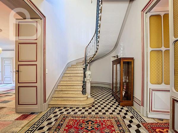 Agen (47000) Hôtel particulier du XIXe siècle avec cuisine professionelle au cœur d’Agen