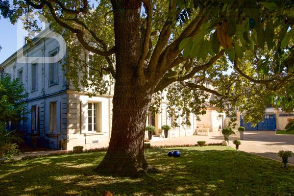 Agen (47000) Hôtel particulier du XIXe siècle avec cuisine professionelle au cœur d’Agen