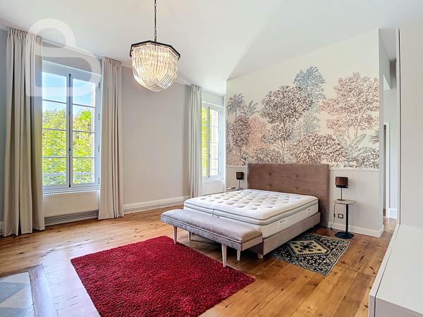 Agen (47000) Hôtel particulier du XIXe siècle avec cuisine professionelle au cœur d’Agen