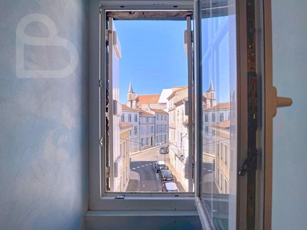 Agen (47000) Hôtel particulier du XIXe siècle avec cuisine professionelle au cœur d’Agen