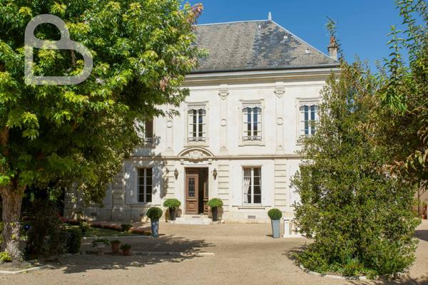 Agen (47000) Hôtel particulier du XIXe siècle avec cuisine professionelle au cœur d’Agen