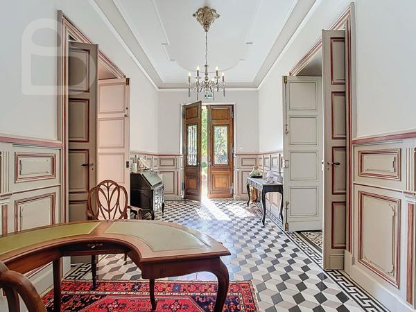 Agen (47000) Hôtel particulier du XIXe siècle avec cuisine professionelle au cœur d’Agen