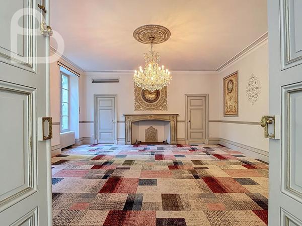 Agen (47000) Hôtel particulier du XIXe siècle avec cuisine professionelle au cœur d’Agen