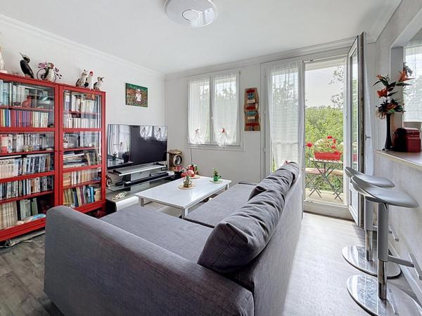 A VENDRE RECOUVRANCE - T3 - 49 M2 - VUE DEGAGEE ARSENAL -