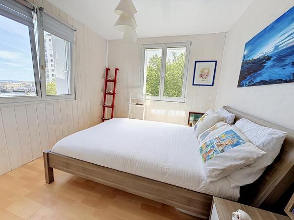 A VENDRE RECOUVRANCE - T3 - 49 M2 - VUE DEGAGEE ARSENAL -