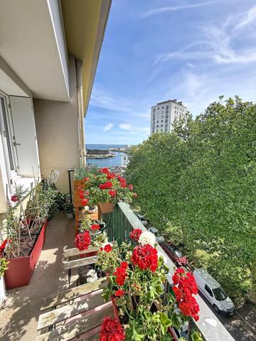 A VENDRE RECOUVRANCE - T3 - 49 M2 - VUE DEGAGEE ARSENAL -