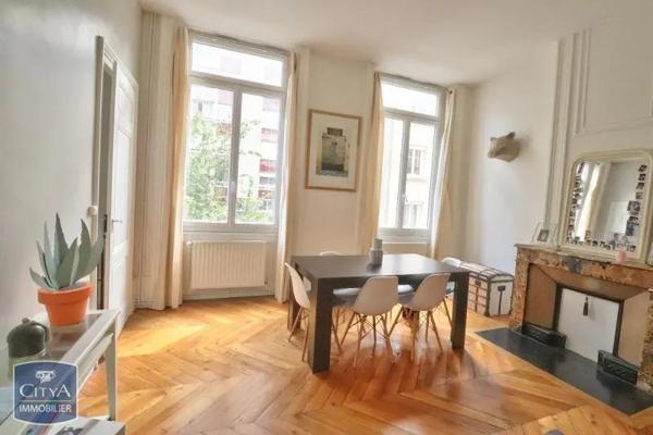 Appartement à louer 2 pièces 72.77m² Saint-Étienne (42000)